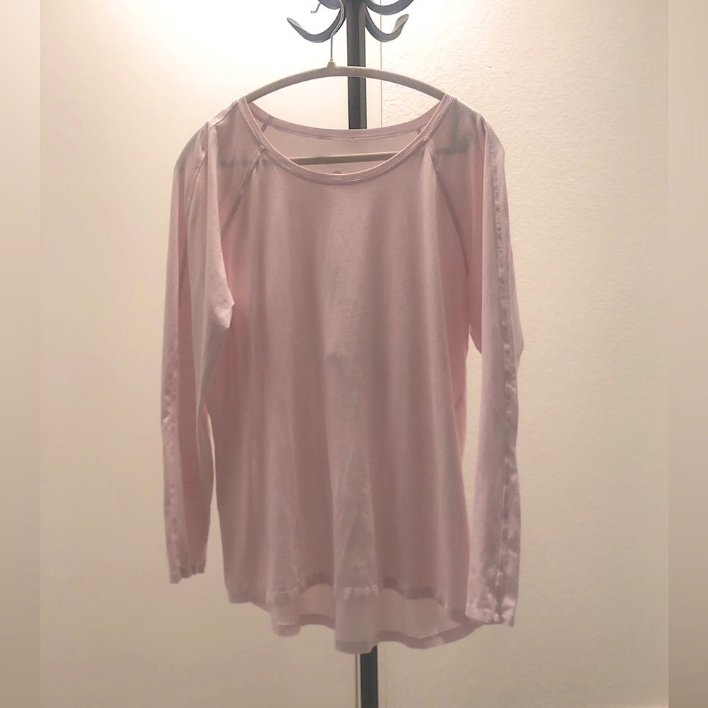 1 Day Sale! LULULEMON Warm Lavender Lightweight  Yoga T-shirt